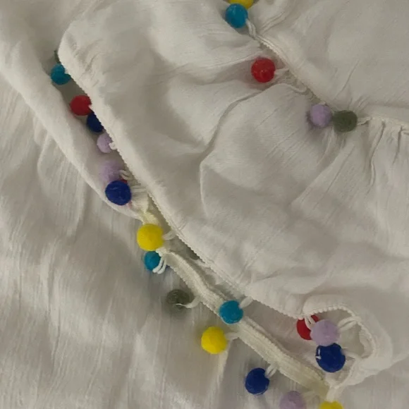 White off the shoulder Pom Pom sleeve boho Top - Picture 4 of 5